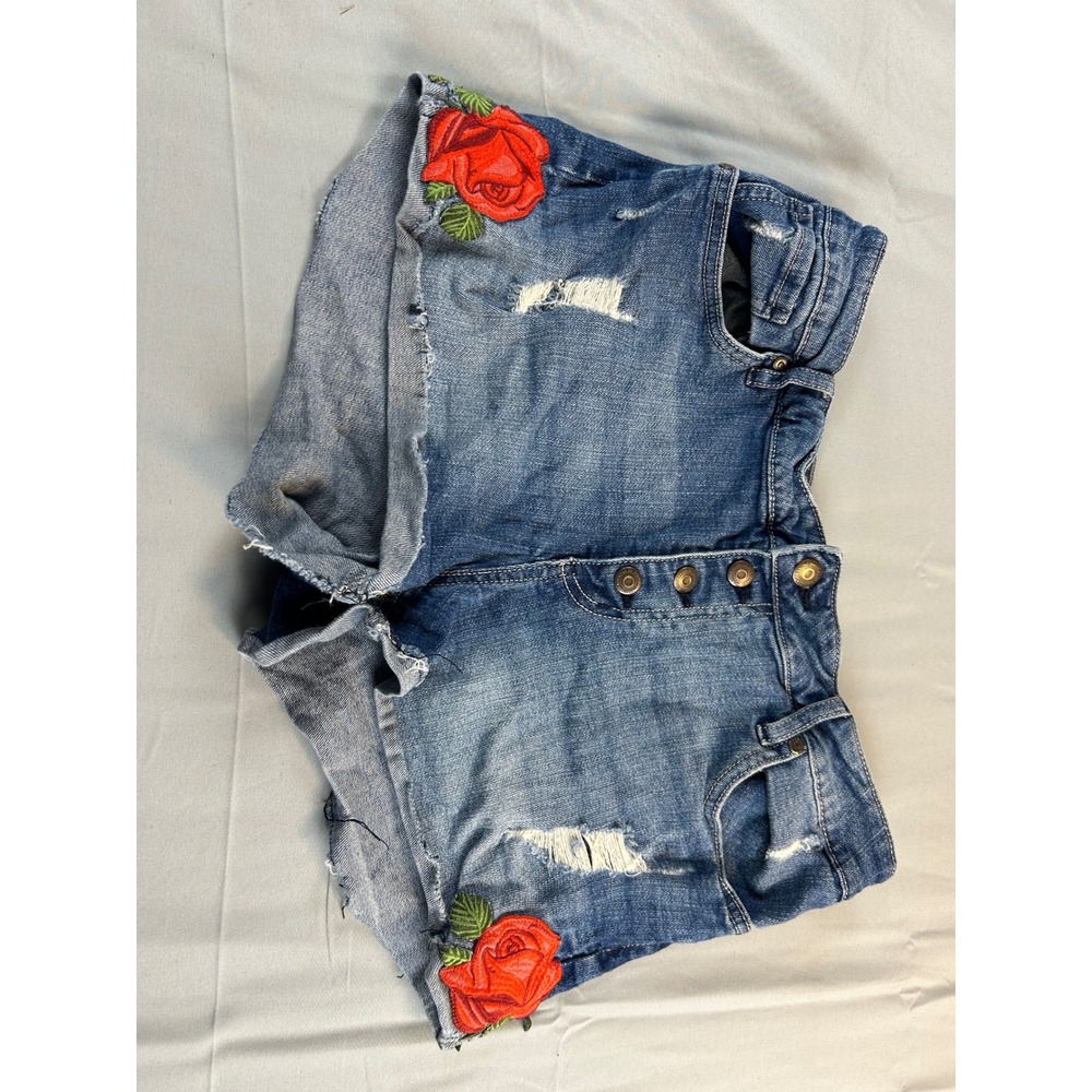 No Boundaries Rose Embroidered Distressed Denim Shorts Blue Size 13 Button Fly